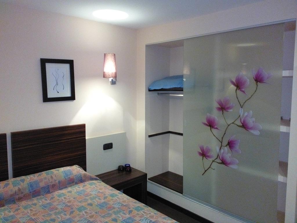 Hostal - Restaurante Asador Esperanza Huesca Room photo